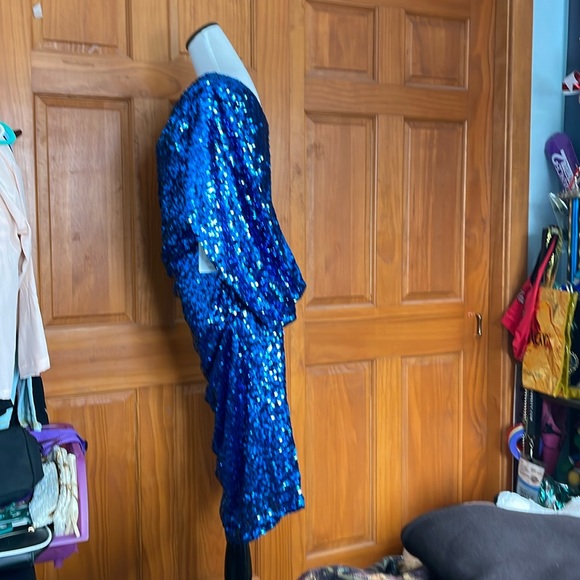 Vintage Vibe Midnight Velvet Blue Sequin Dress - Picture 4 of 10